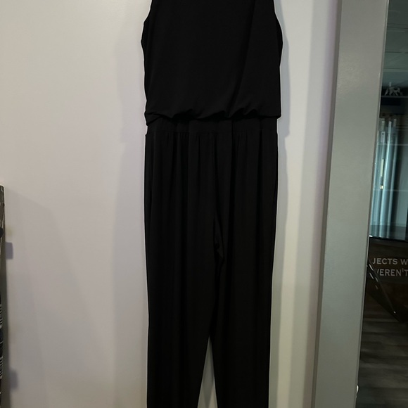 White House Black Market Sz 6 Jumpsuit Black Sleeveless Slinky Formal Wear - Picture 2 of 8